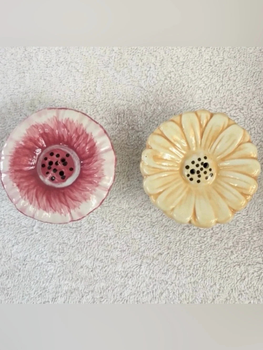 3/$25 Boston Warehouse Ceramic Pink Yellow Flower Salt Pepper Shaker Farmhouse